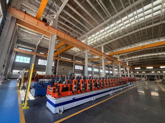 آلة تشكيل اللف الأوتوماتيكية لتركيبات الطاقة الشمسية الكهروضوئية مع التحكم PLC